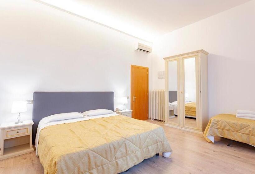 اتاق سوپریور سه تخته, St. James