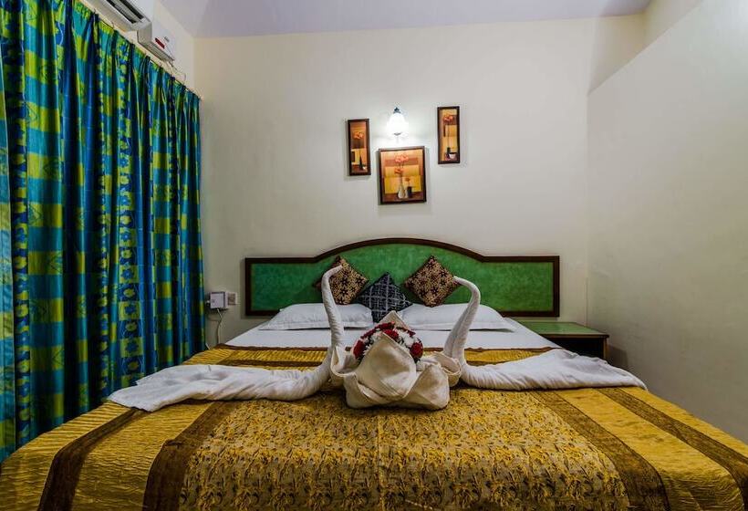Номер Deluxe, The Mira Goa