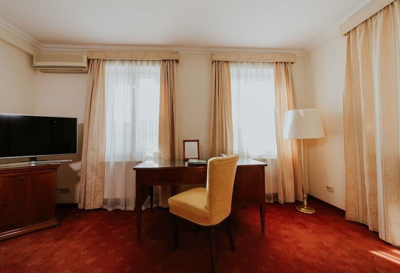 스위트, La Residenza