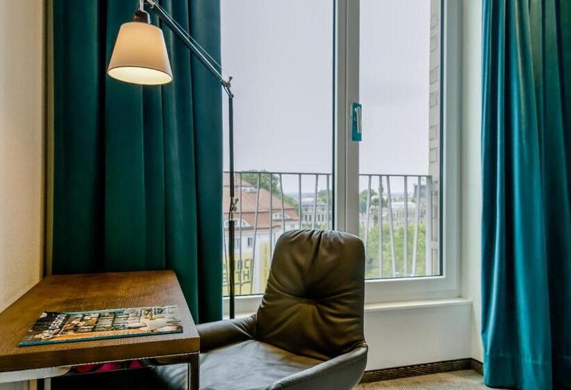 Номер Стандарт, Motel One Dresden Am Zwinger