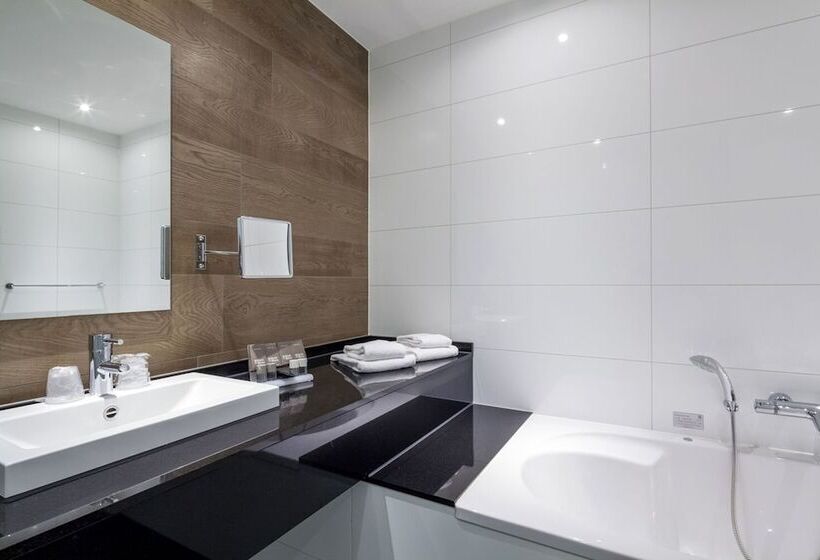 带阳台的豪华间, Van Der Valk Hotel Harderwijk