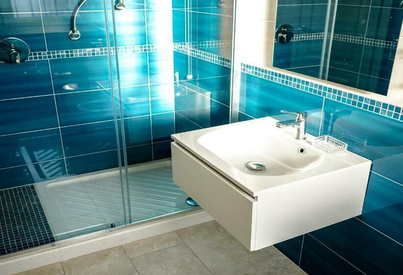 غرفة قياسية فردية, Dubaibeac