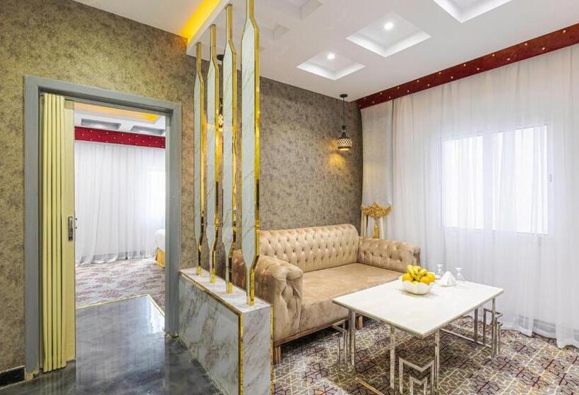 سوییت خانوادگی, فندق دان لاونج