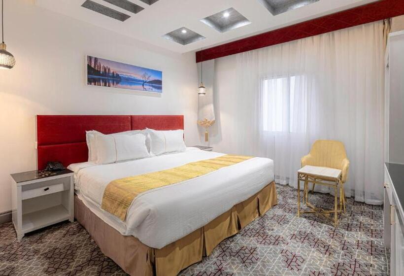 سوییت جونیور لوکس, فندق دان لاونج