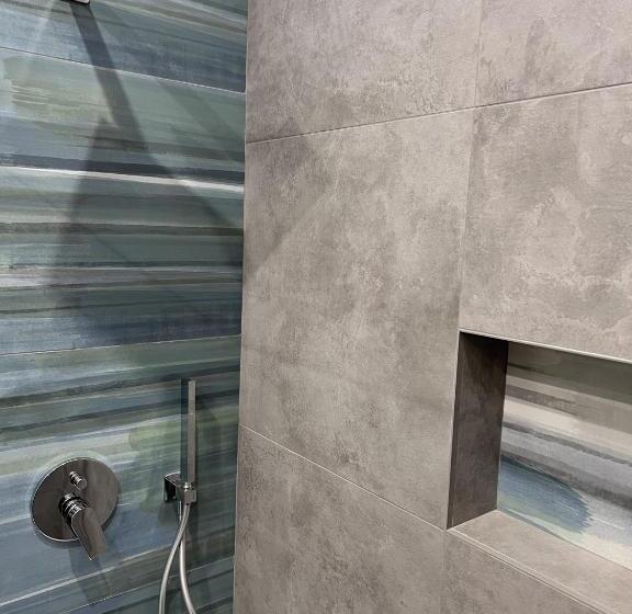 اتاق استاندارد, The Pellis