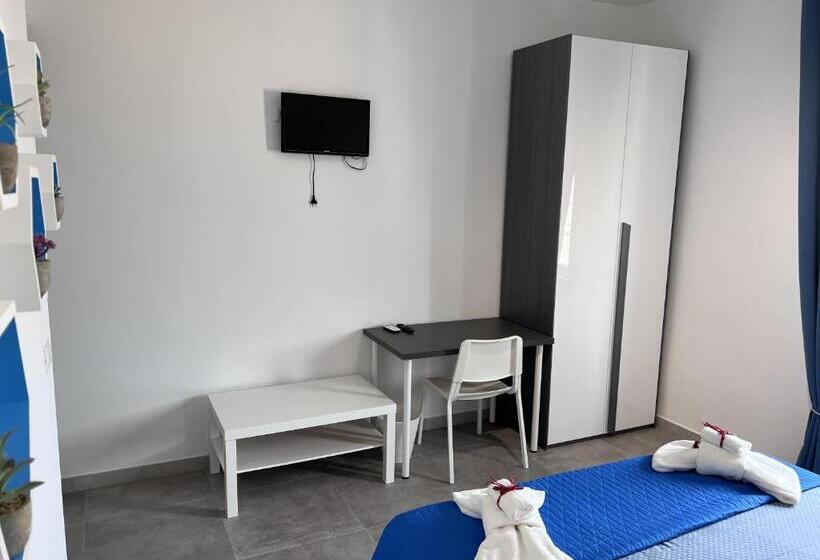 اتاق استاندارد, The Pellis