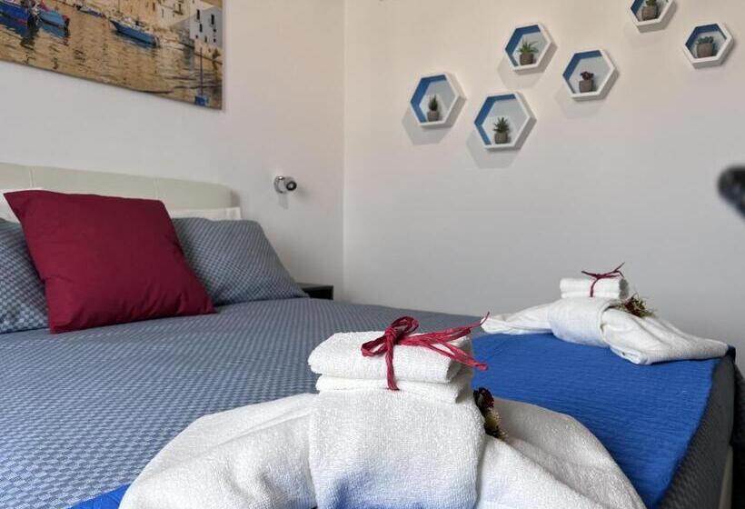 اتاق استاندارد, The Pellis