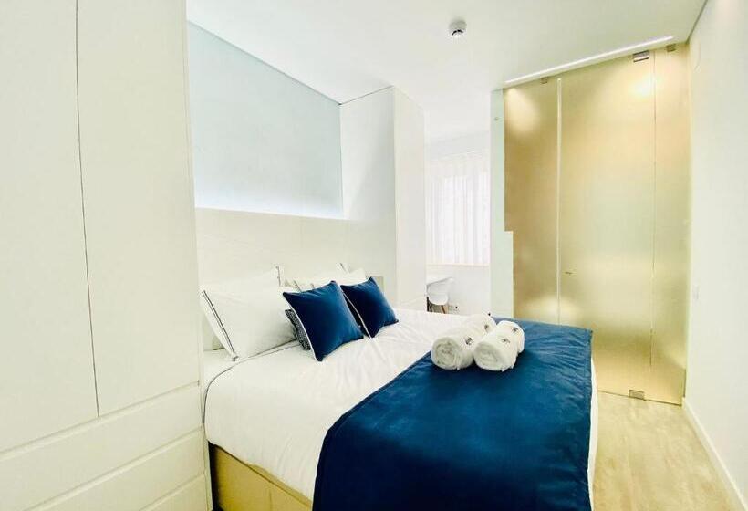 Quarto Deluxe, Gloria 10 Deluxe