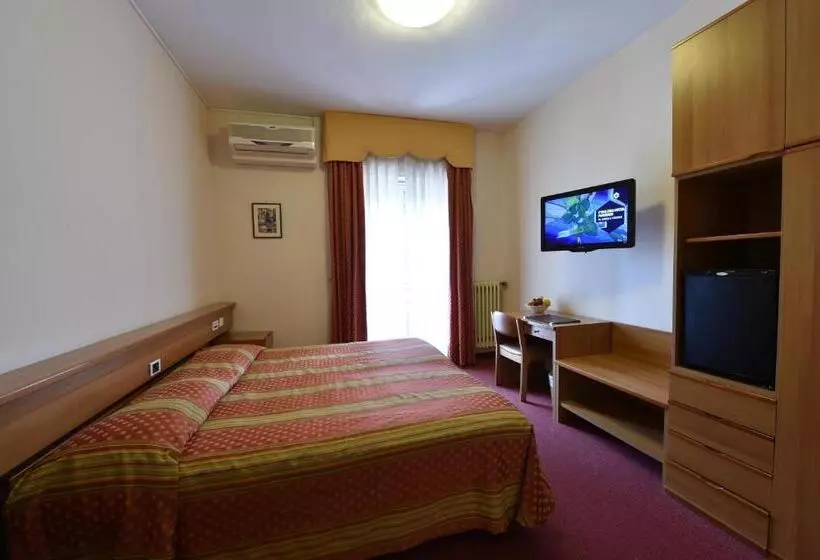 Standard-huone Parveke, Ambra Hotel The Only Central Lakeside Hotel In Iseo