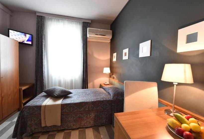 Номер Economy Индивидуальный, Ambra Hotel   The Only Central Lakeside Hotel In Iseo
