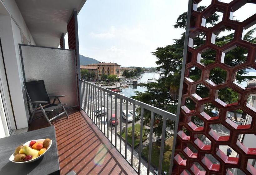 Трехместный Номер Стандарт с Балконом, Ambra Hotel   The Only Central Lakeside Hotel In Iseo