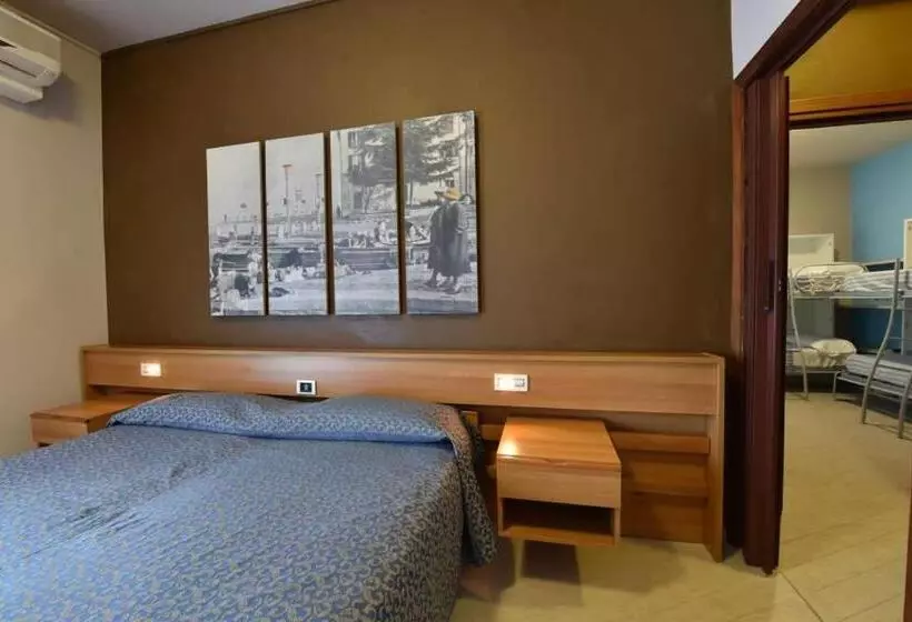 Perhesviitti, Ambra Hotel The Only Central Lakeside Hotel In Iseo