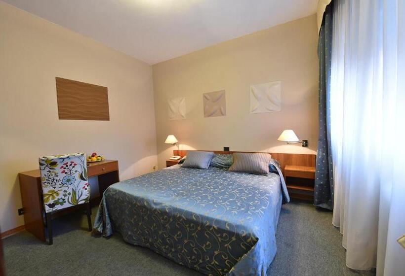 חדר סטנדרט, Ambra Hotel   The Only Central Lakeside Hotel In Iseo