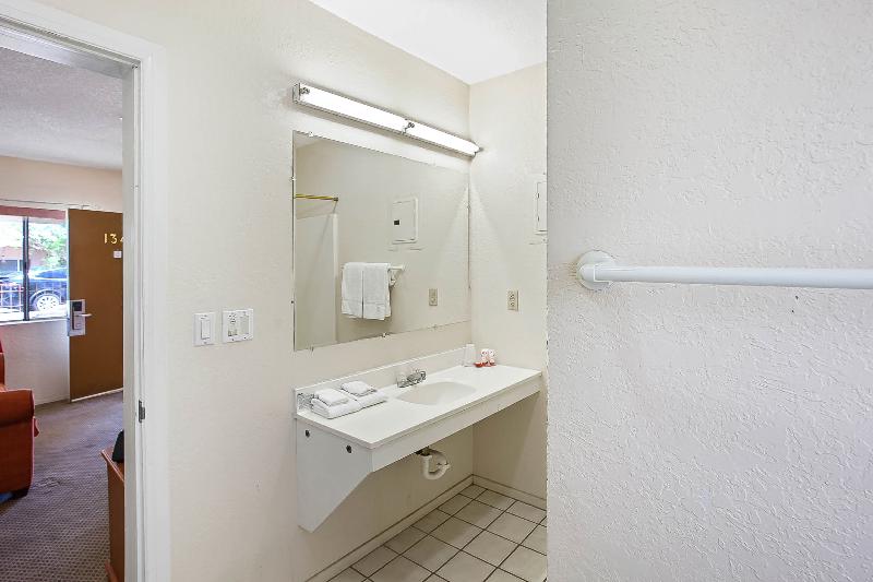 חדר סטנדרט עם מיטת קווין, OYO Hotel Yuma AZ - I-8 US-95