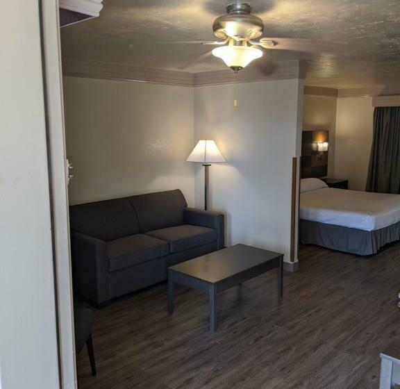 Номер Deluxe Кровать Кинг, Atrium Inn