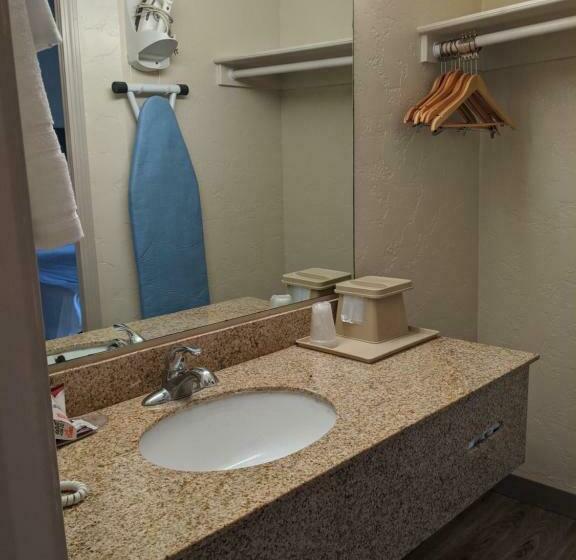 غرفة ديلوكس, Atrium Inn