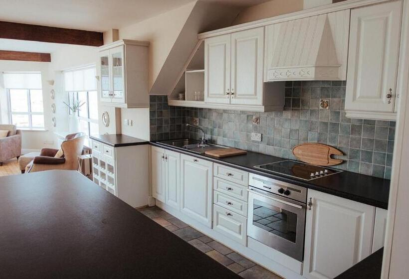 침실 2개 아파트, Lehinch Lodge