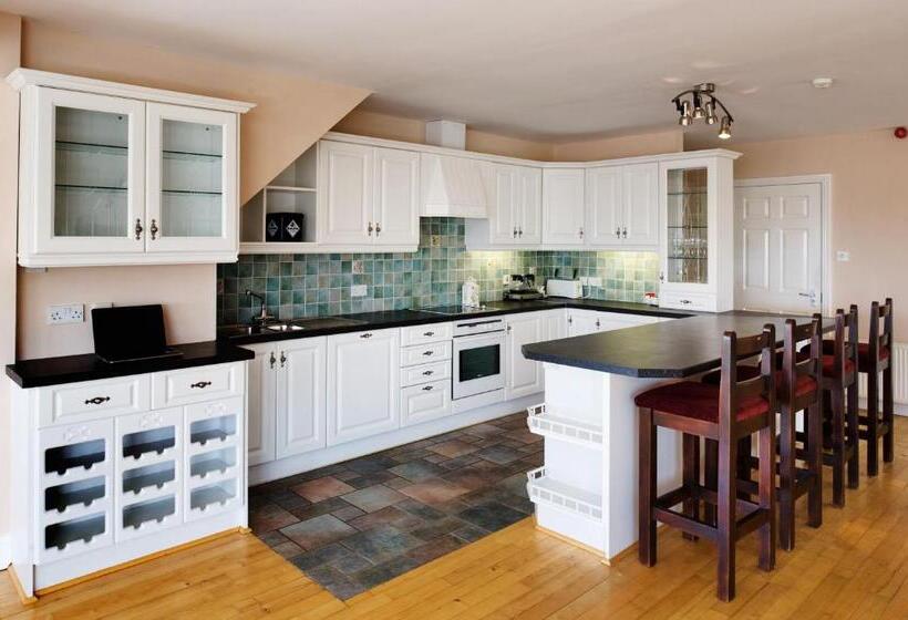 침실 2개 아파트, Lehinch Lodge