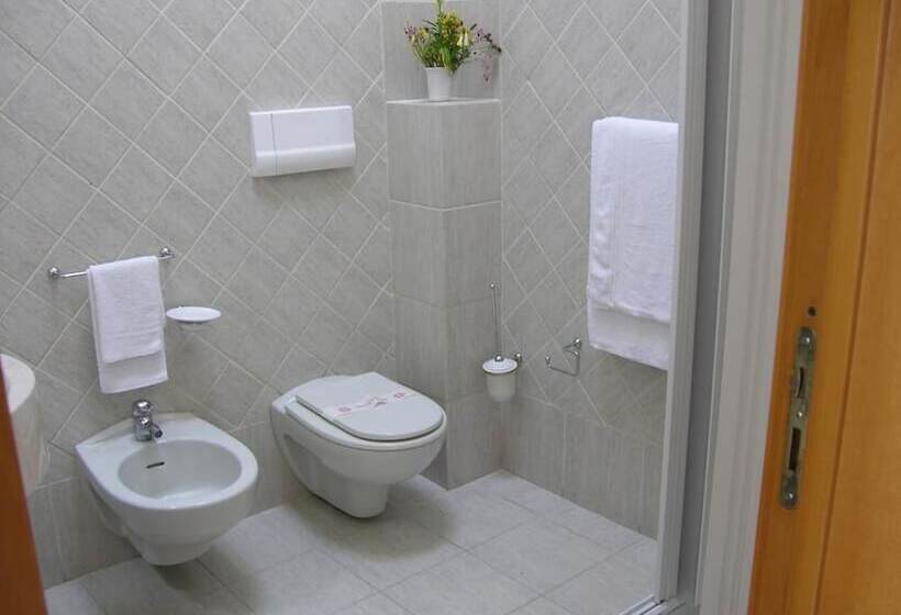 标准三人间, Cala Petrosa Resort