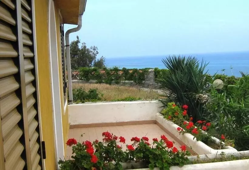 スタンダードトリプルルーム, Cala Petrosa Resort