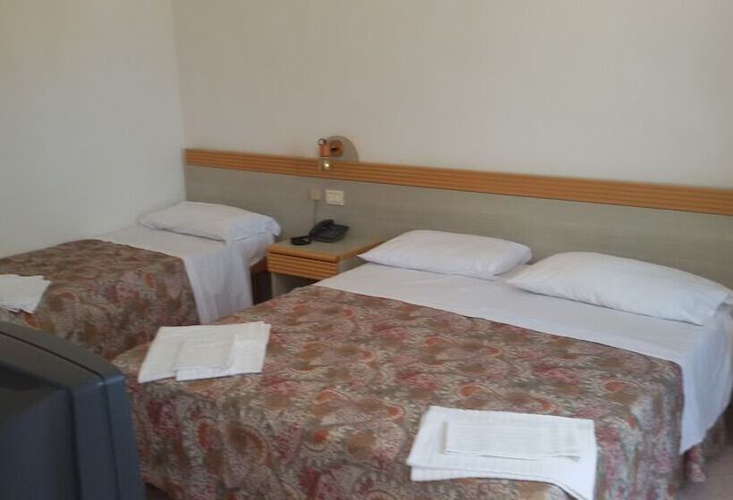 Chambre Familiale, Cala Petrosa Resort