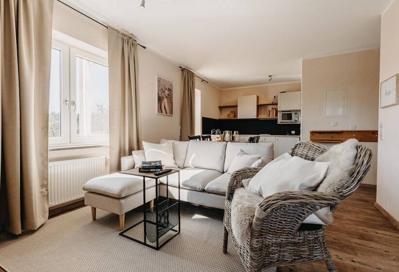 Quarto standard, Mana Lisa Boutique