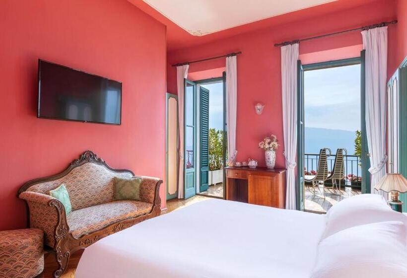 سوییت جونیور با چشم‌انداز دریاچه, Boutique Hotel Villa Sostaga