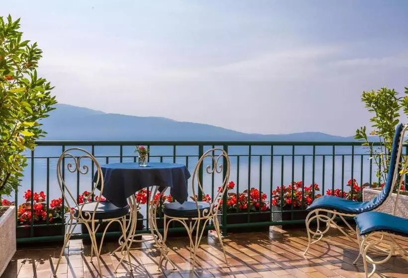 سوییت جونیور با چشمانداز دریاچه, Boutique Hotel Villa Sostaga