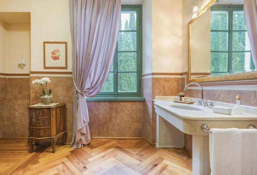 ویلای لوکس 1 خوابه, Boutique Hotel Villa Sostaga