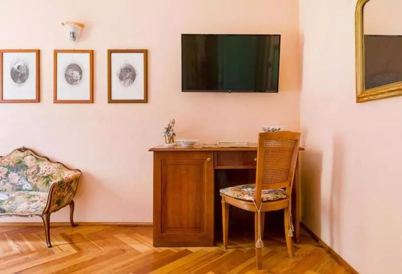 ویلای لوکس 1 خوابه, Boutique Hotel Villa Sostaga