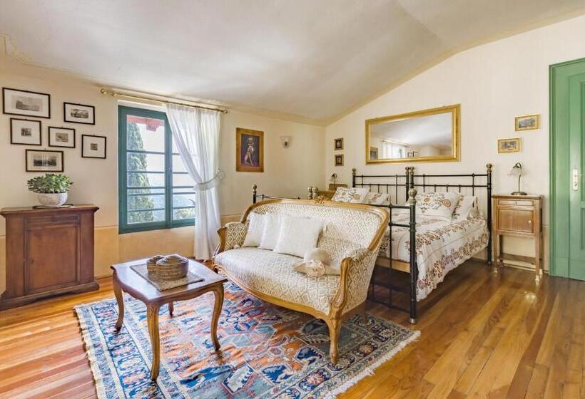 ویلای لوکس 1 خوابه, Boutique Hotel Villa Sostaga