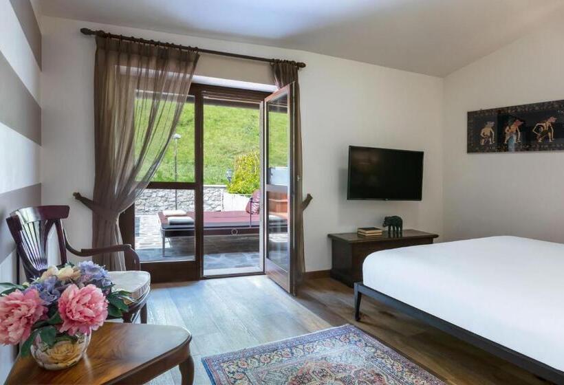 اتاق لوکس با چشم‌انداز باغ, Boutique Hotel Villa Sostaga