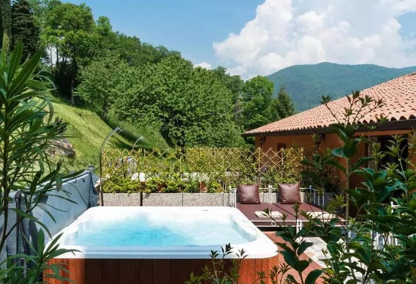 اتاق لوکس با چشمانداز باغ, Boutique Hotel Villa Sostaga