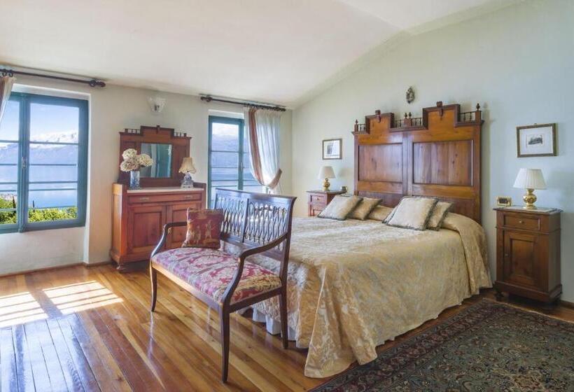 سوییت جونیور با چشم‌انداز دریاچه, Boutique Hotel Villa Sostaga