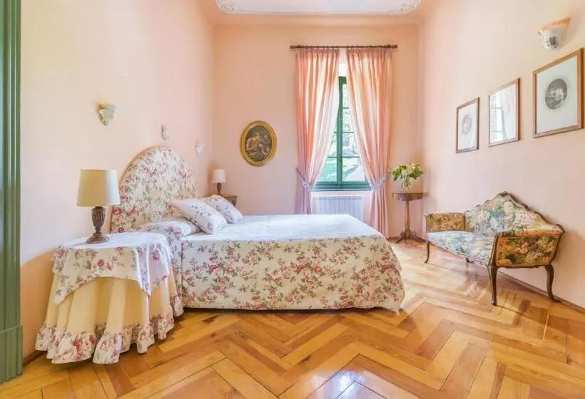 ویلای لوکس 1 خوابه, Boutique Hotel Villa Sostaga
