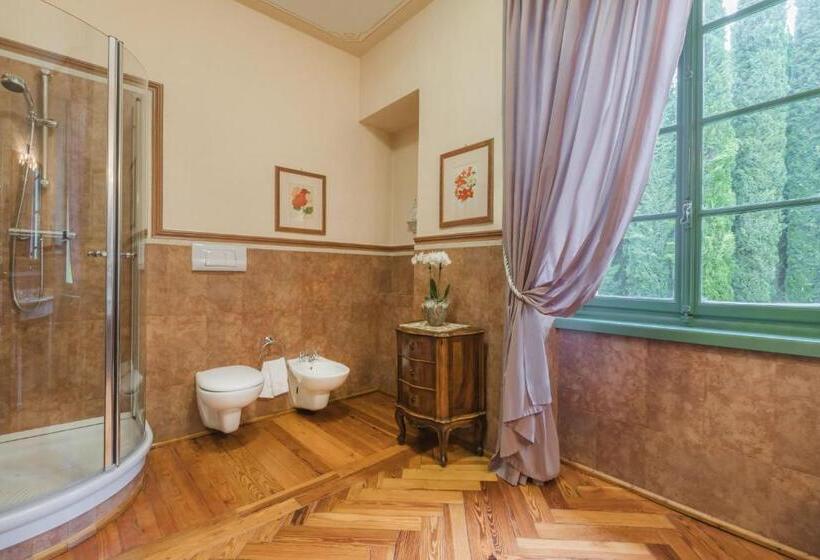 ویلای لوکس 1 خوابه, Boutique Hotel Villa Sostaga