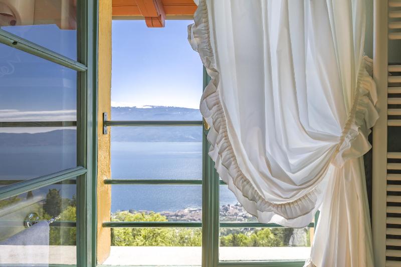 سوییت جونیور با چشم‌انداز دریاچه, Boutique Hotel Villa Sostaga