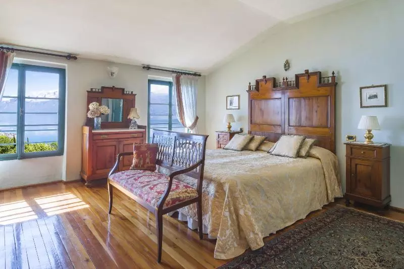 سوییت جونیور با چشمانداز دریاچه, Boutique Hotel Villa Sostaga