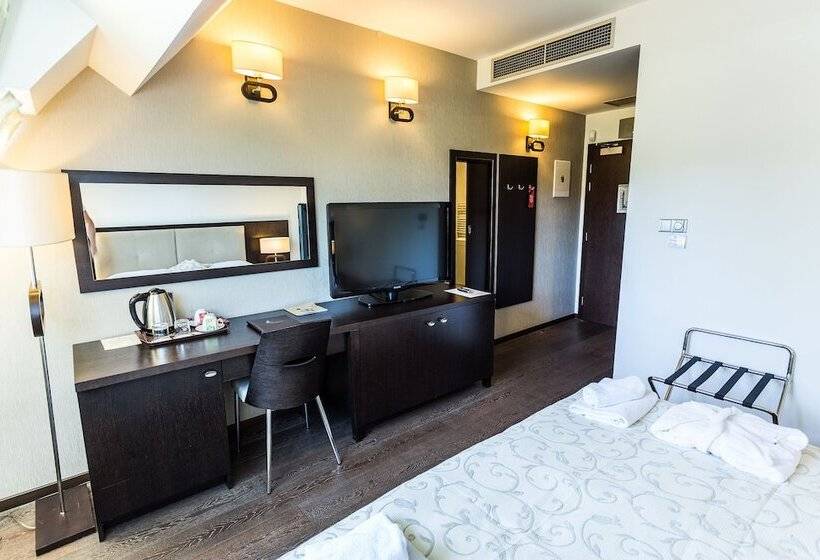 اتاق راحتی, Chateau Appony