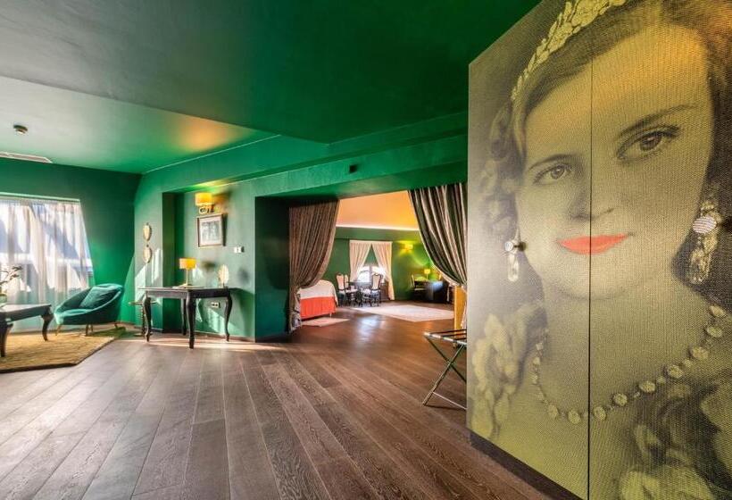 اتاق استاندارد, Chateau Appony