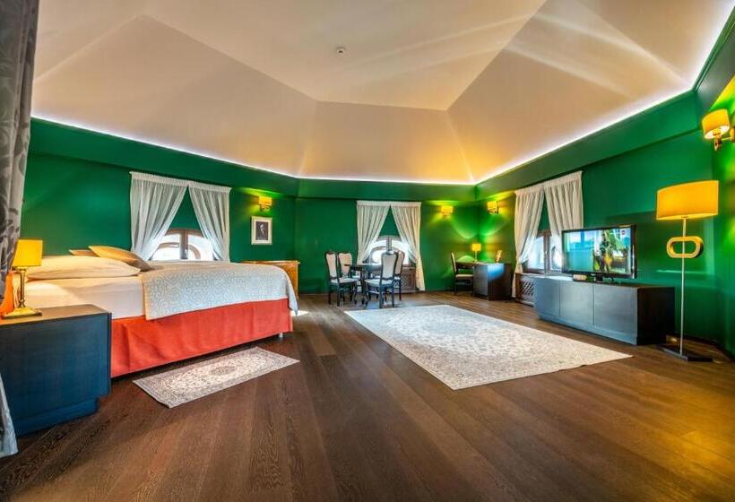 اتاق استاندارد, Chateau Appony