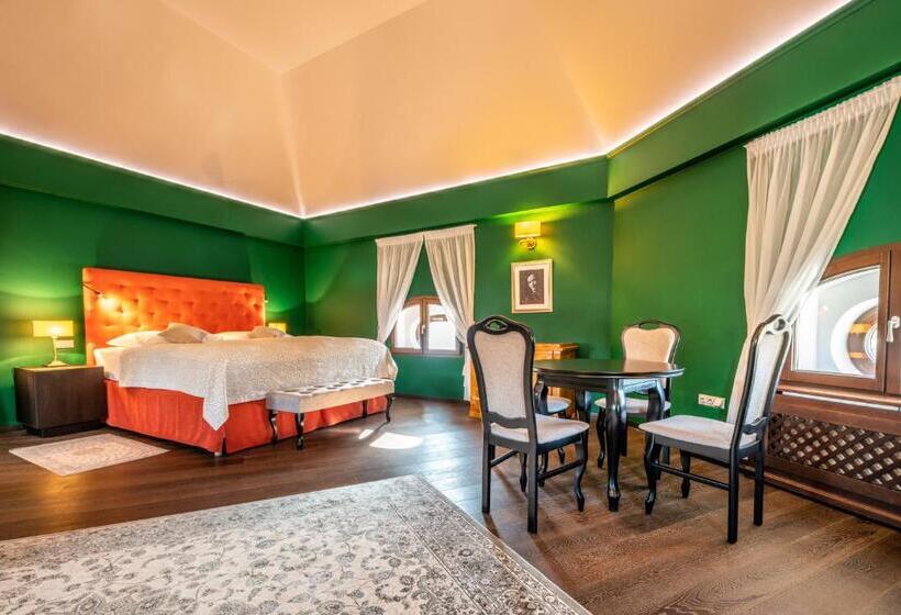 اتاق استاندارد, Chateau Appony