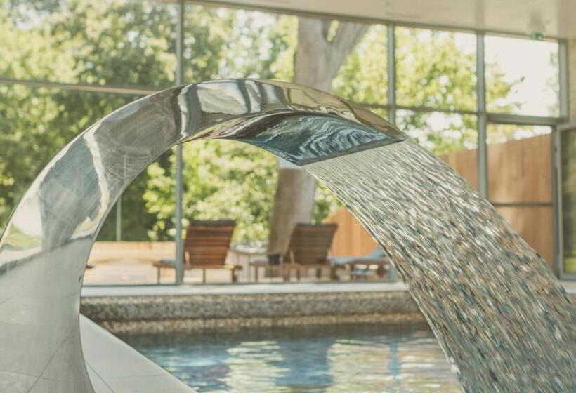 اتاق استاندارد, Chateau Appony