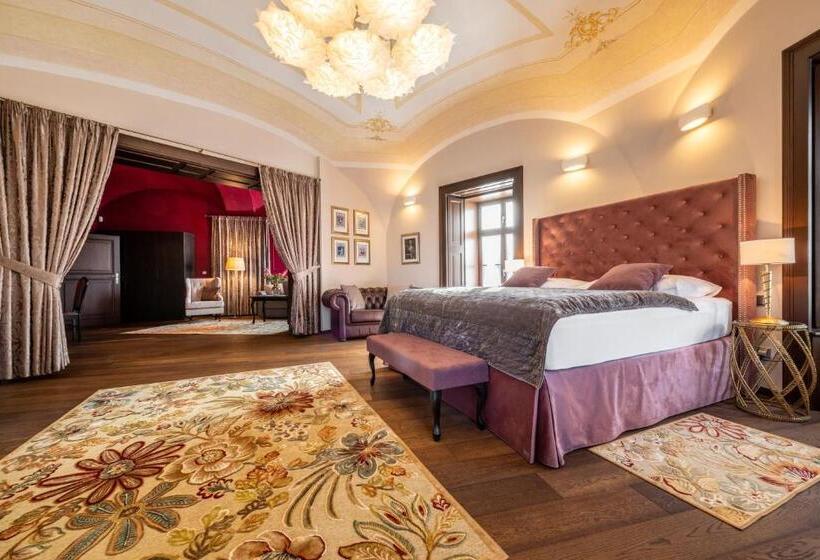 سوییت, Chateau Appony