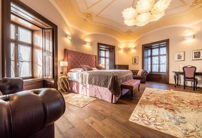 سوییت, Chateau Appony