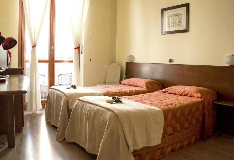 Quarto Estandar com Sacada, Domus