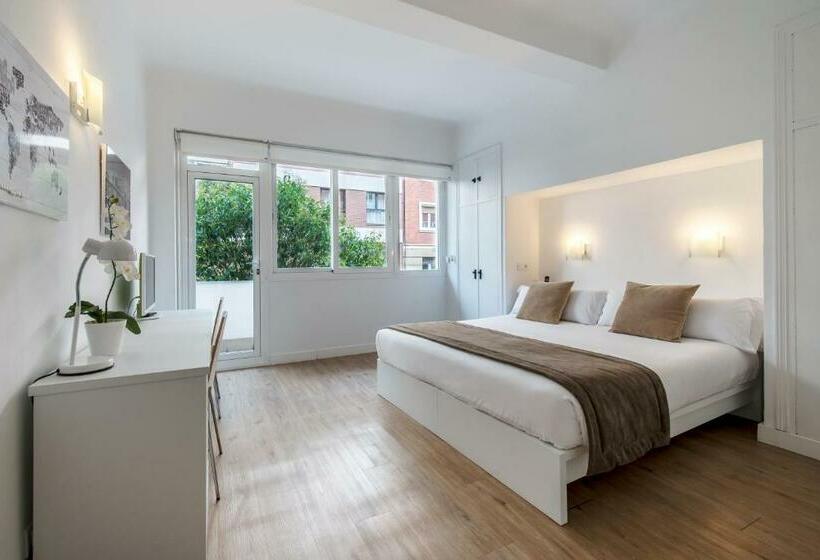 اتاق سوپریور با بالکن, Neomagna Madrid