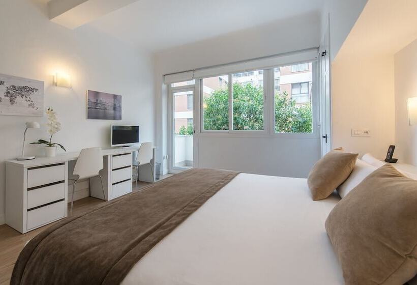 اتاق سوپریور با بالکن, Neomagna Madrid