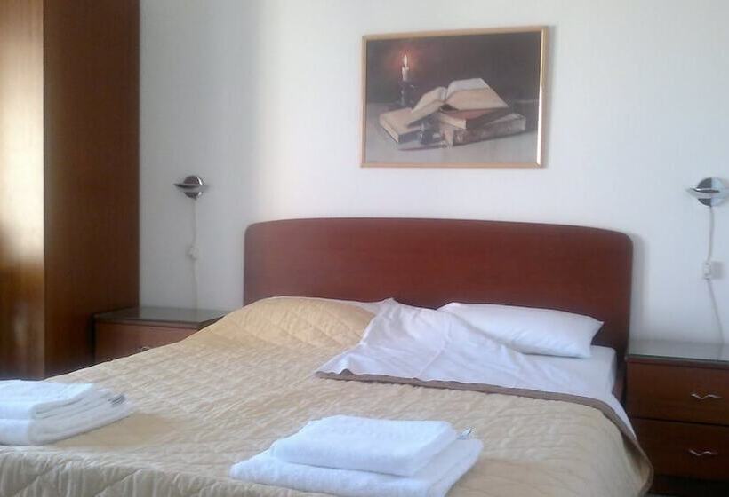 غرفة قياسية مطلّة علي البحر, Pfaffenhofen