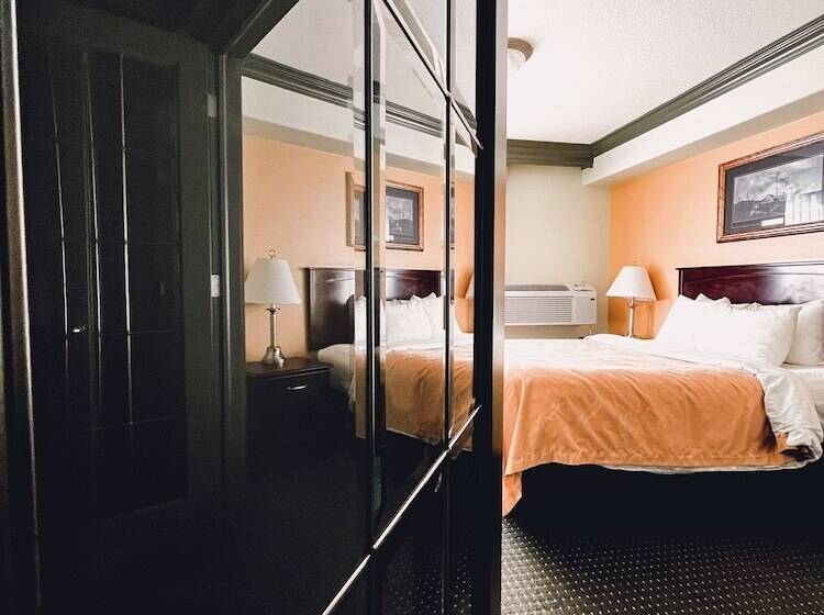 Президентский Люкс, Velora Hinton, Ascend Hotel Collection
